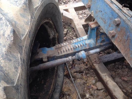 ขายรถไถ 2เพลา FORD 8210 เครื่อง 6สูบ 115แรงม้า เล่มทะเบียน สนใจโทร 081-970-1072