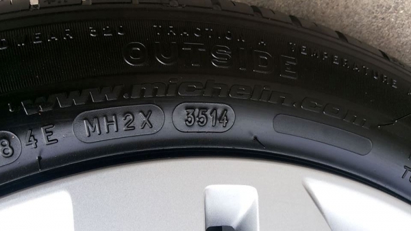 ล้อกระทะ Honda Jazz / City ขอบ15 ยาง michelin xm1 175 65 15 ใหม่ๆออกจากศูนย์ถอดเลย