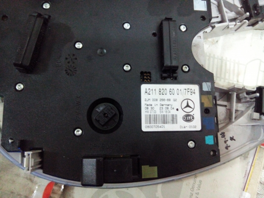 ไฟในเก๋งรถเบ็นซ์ ของใหม่เก่าเก็บ500