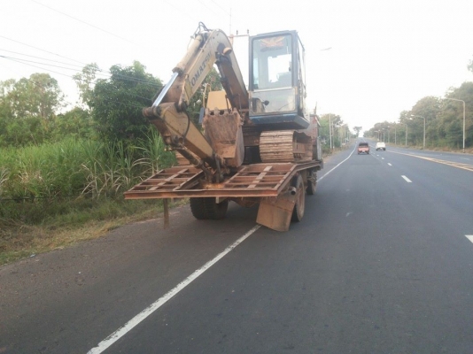 ขายรถหกล้อและแม็คโครยกชุด  แม็คโครรุ่น 60-5 มีอินวอยด้วย  หกล้อมีเล่มทะเบียน