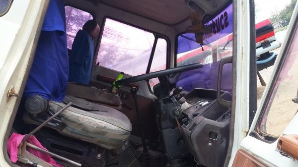 หกล้อดั๊ม