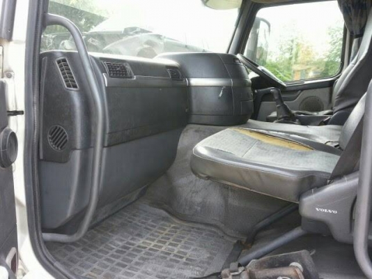 ขายรถบรรทุก 10 ล้อหัวลาก VOLVO FM12 380 แรงม้าปี 2548 ราคา 1300000