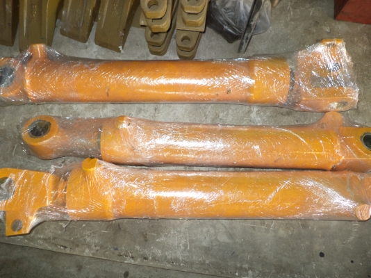 กระบอก510 (ตัวยกซ้ายขวา+ตัวกลางคว่ำหงาย)ครับ กระบอก510 (ตัวยกซ้ายขวา+ตัวกลางคว่ำหงาย)ครับ