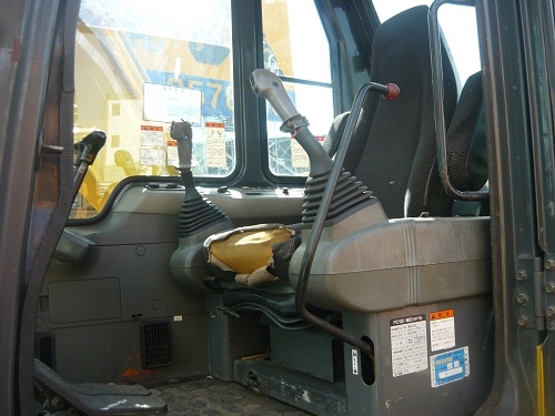 รถขุด Komatsu PC120-6 รถเก่านอก  นำเข้าจากญี่ปุ่น ระบบไฟฟ้าครบ สภาพเดิมๆ