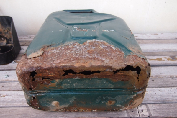 ขายถังน้ำมันเหล็ก พร้อมถาด งานเก่าติด JEEP Cj3b