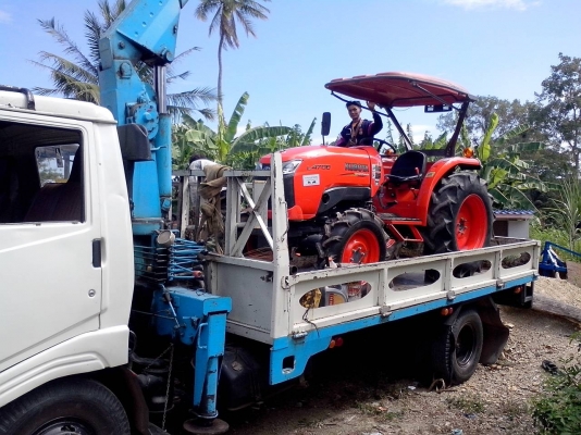ขายรถไถคูโบต้า KUBOTA L4708 (4WD) สีเดิมจากโรงงานทั้งคัน ขายรถไถคูโบต้า KUBOTA L4708 (4WD) สีเดิมจากโรงงานทั้งคัน