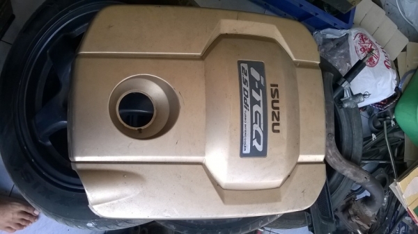 ขายฝาครอบเครื่องอีซุซุ คอมมอนเรล