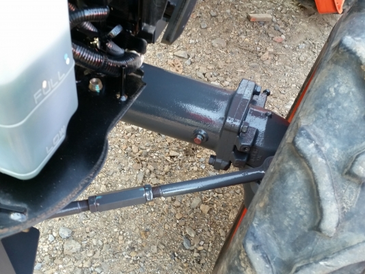 ขายรถไถคูโบต้า  KUBOTA L 3008 (4WD) พร้อมติดชุดใบมีดดันหน้าคานล่างให้ใหม่ ครับ