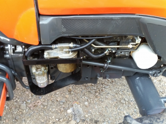 ขายรถไถคูโบต้า  KUBOTA L 3008 (4WD) พร้อมติดชุดใบมีดดันหน้าคานล่างให้ใหม่ ครับ