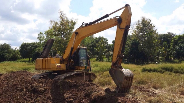 ขายรถแบ็คโฮ KOMATSU PC200-6 เครื่องคัมมิ้นท์ ระบบเดิมๆตามรุ่น เอกสารเล่มทะเบียน