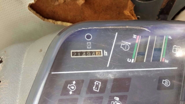 ขายรถแบ็คโฮ KOMATSU PC200-6 เครื่องคัมมิ้นท์ ระบบเดิมๆตามรุ่น เอกสารเล่มทะเบียน