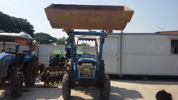 ขายรถตักอีชากิ28แรงสองเพลาสภาพสวย