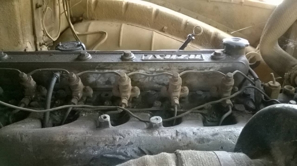 ขายเทนเลอร์ 10 ล้อหัวยาว 2 เพลาช่วงล่างใหญ่จัมโบ้ คัสซีสวยหางสวยแข็งแรง เครื่อง 6BB1 145 แรงม้า สโลว์กลาง ยางเต็ม ทะเบียนพร้อมโอน