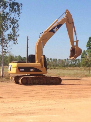 ขายรถแบ็คโฮ CAT 320 V.2 ไฟฟ้าครบ เครื่องเดิม ปั๊มเดิม ช่วงล่างดีรถพร้อมใช้ เอกสารเล่มทะเบียน