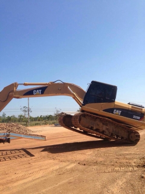 ขายรถแบ็คโฮ CAT 320 V.2 ไฟฟ้าครบ เครื่องเดิม ปั๊มเดิม ช่วงล่างดีรถพร้อมใช้ เอกสารเล่มทะเบียน