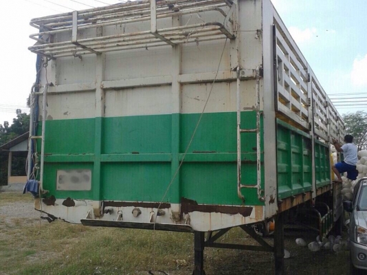 ขายหางพ่วงไม่ดัมพ์ 3 เพลา กว้าง 2.5 เมตร ยาว 12.30 เมตร ยาง 60\% รถจอด ทะเบียนขาด 2 ปี