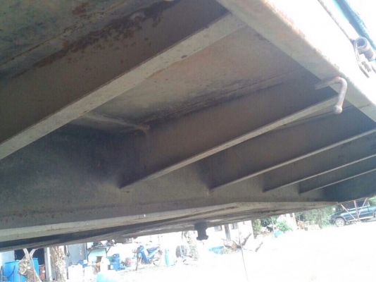 ขายหางพ่วงไม่ดัมพ์ 3 เพลา กว้าง 2.5 เมตร ยาว 12.30 เมตร ยาง 60\% รถจอด ทะเบียนขาด 2 ปี