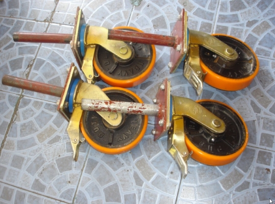 ขายล้อนั่งร้าน ยูริเทนขนาด8นิ้ว pc.wheel มีเบรคทั้4ล้อ