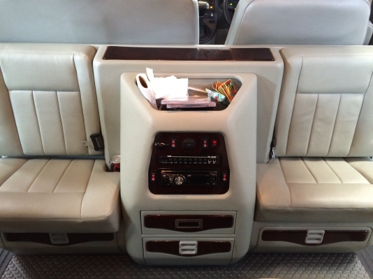 ขายรถ VOLKSWAGEN CARAVELLE 3.2 V6 เลขไมล์ 20000