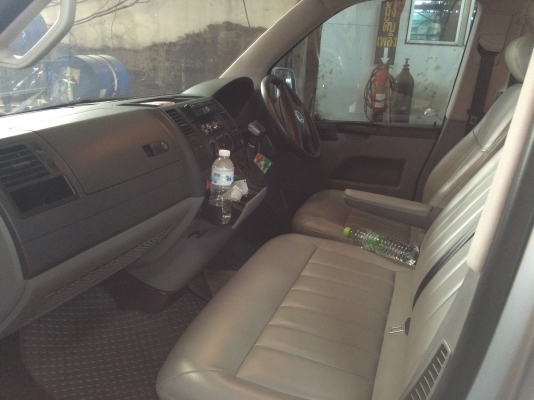 ขายรถ VOLKSWAGEN CARAVELLE 3.2 V6 เลขไมล์ 20000