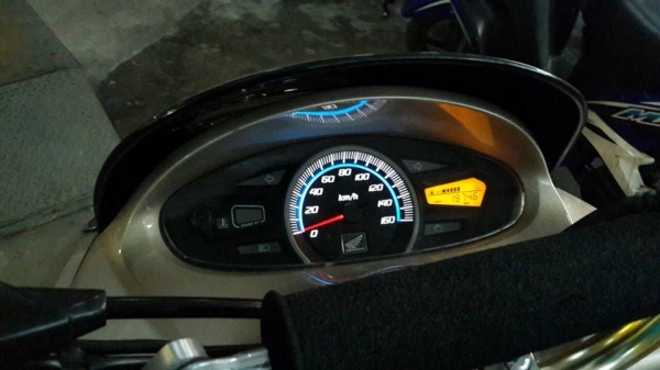 ขาย HONDA PCX 125 ปี 54 เครื่องดี,สีดี เล่มพร้อมโอน (มี 2 คัน) ขาย HONDA PCX 125 ปี 54 เครื่องดี,สีดี เล่มพร้อมโอน (มี 2 คัน)