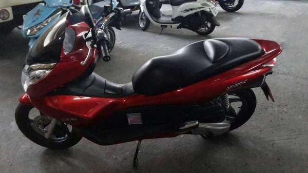 ขาย HONDA PCX 125 ปี 54 เครื่องดี,สีดี เล่มพร้อมโอน (มี 2 คัน) ขาย HONDA PCX 125 ปี 54 เครื่องดี,สีดี เล่มพร้อมโอน (มี 2 คัน)