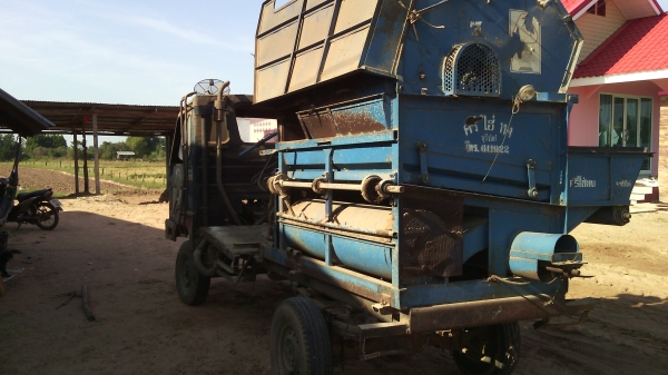 ขายรถสีข้าวเกษตรพัฒนาห้าฟุตสิงเปลือยจัมโบ้พร้อมรถสี่ล้อหัว904เครื่องอีซูซุ74 ขายรถสีข้าวเกษตรพัฒนาห้าฟุตสิงเปลือยจัมโบ้พร้อมรถสี่ล้อหัว904เครื่องอีซูซุ74