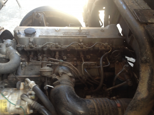 ขายด่วน 580000รถบรรทุกอีชุชุ 6 ล้อ กลาง