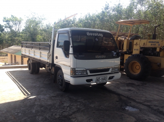 ขายด่วน 580000รถบรรทุกอีชุชุ 6 ล้อ กลาง