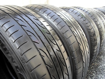 ขายยาง DUNLOP SPORT LM704 ปี0714(1คู่) 215-60-16 ราคา 2,200 ดูของแถวปากเกร็ด สนใจติดต่อ 090-676-4651 เบียร์ครับ