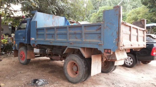 **348,000 บ.ต่อรอง**ขาย6ล้อดั้มดิน5คิว ISUZU KS-110 เครื่อง4BE1-110แรงฝาดำ เกียร์สั้นสาย เครื่องดี แรง แน่นดี เกียร์ดีเข้าง่ายไม่หลุด ช่วงล่างใหญ่ Fหน้า-หลังแล้ว สโลวกลาง คัสซีดี เสริมเหล็กบนแข็งแรง มีแผลเชื่อม1แผลกลางตัวฝั่งซ้าย หน่อยนึง กระบะดั้มเหล็ก5ต **348,000 บ.ต่อรอง**ขาย6ล้อดั้มดิน5คิว ISUZU KS-110 เครื่อง4BE1-110แรงฝาดำ เกียร์สั้นสาย เครื่องดี แรง แน่นดี เกียร์ดีเข้าง่ายไม่หลุด ช่วงล่างใหญ่ Fหน้า-หลังแล้ว สโลวกลาง คัสซีดี เสริมเหล็กบนแข็งแรง มีแผลเชื่อม1แผลกลางตัวฝั่งซ้าย หน่อยนึง กระบะดั้มเหล็ก5ต