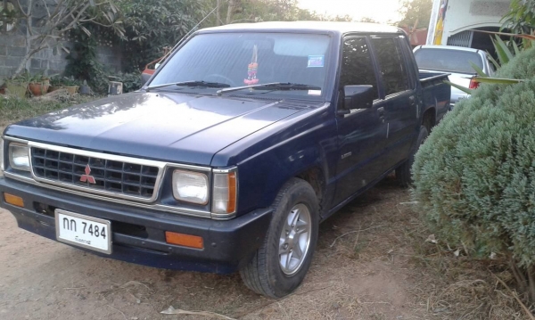 MITSU CYCLON 2.5 ปี 37 แอร์เย็น 4DOOR สภาพนางฟ้า ภาษีเต็ม