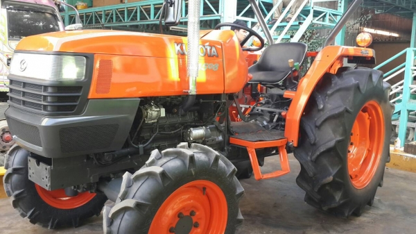 ** ราคา 245,000+ส่งฟรี ** รถไถคูโบต้า 45 แรงม้า รุ่น L4508 (4WD)รถสวย เครืองแน่น เกียร์ เฟืองไม่มีหอน เปลี่ยนซีล+ลูกปืน น้ำมันทุกอย่าง พร้อมใช้งาน