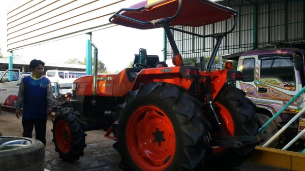 ** ราคา 245,000+ส่งฟรี ** รถไถคูโบต้า 45 แรงม้า รุ่น L4508 (4WD)รถสวย เครืองแน่น เกียร์ เฟืองไม่มีหอน เปลี่ยนซีล+ลูกปืน น้ำมันทุกอย่าง พร้อมใช้งาน