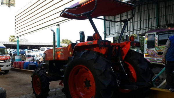 ** ราคา 245,000+ส่งฟรี ** รถไถคูโบต้า 45 แรงม้า รุ่น L4508 (4WD)รถสวย เครืองแน่น เกียร์ เฟืองไม่มีหอน เปลี่ยนซีล+ลูกปืน น้ำมันทุกอย่าง พร้อมใช้งาน