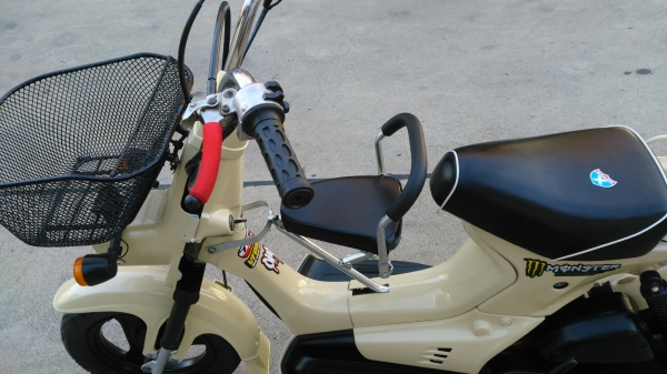 ((เส๊จไปอีกคัน)) ขายรถป๊อบ HONDA คลาสสิค 50 cc. สีครีม สภาพดีพร้อมใช้งาน เครื่องดี สตาร์ดติดง่าย เสียงเงียบ สีไหม่ทั้งคัน ระบบไฟใช้ได้ปกติ รถสวยคลาสสิค มีตะกร้าหน้า มีเบาะนั่งหน้าของเด็ก แถมป้ายทะเบียนญี่ปุ่น 1แผ่นเลขตอง555 ขอขาย 9900 บาท K.tum จ้าวเก่าภู