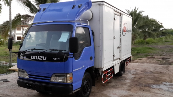 ขายNKR 130แรง  ปี47  ไฟแนนซ์ได้ 520000