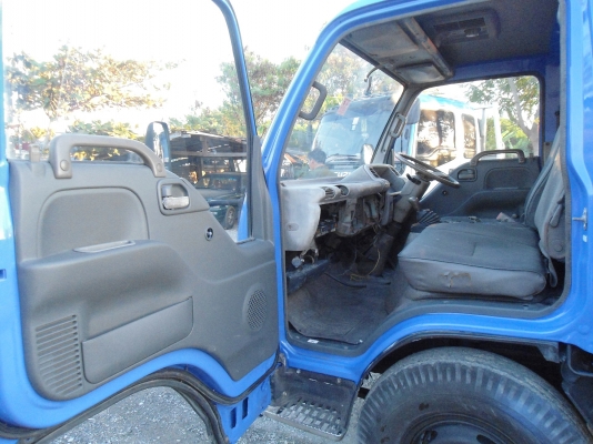 ขายรถ 6 ล้อ NKR ราคา 370.000 บาท