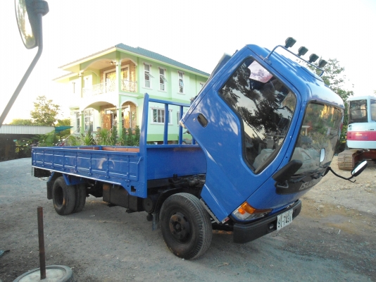 ขายรถ 6 ล้อ NKR ราคา 370.000 บาท