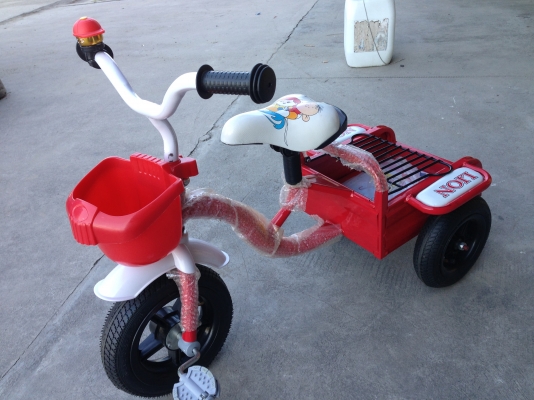 จักรยานปั่นเด็ก 3 ล้อยางลม โครงสร้างเหล็ก นั่งได้ 2คน