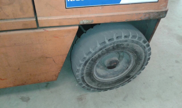 ขายรถยกยี่ห้อ NISSAN ขนาด 3 ตัน ราคาต่อรองได้ครับ