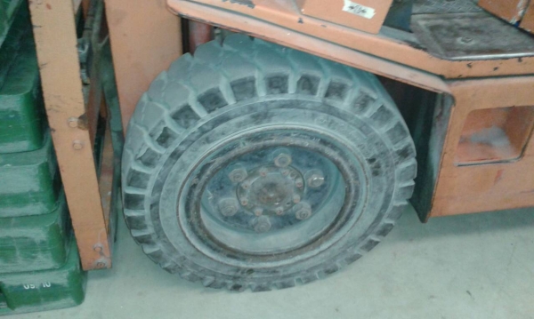 ขายรถยกยี่ห้อ NISSAN ขนาด 3 ตัน ราคาต่อรองได้ครับ