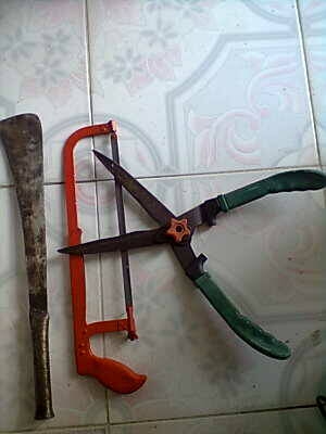 เครื่องมือทําสวนพร้อมเรื่อย