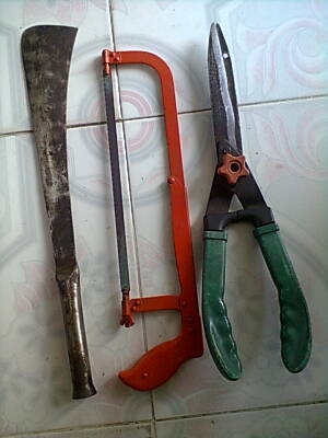 เครื่องมือทําสวนพร้อมเรื่อย