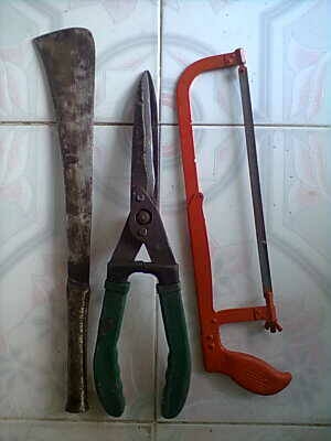 เครื่องมือทําสวนพร้อมเรื่อย