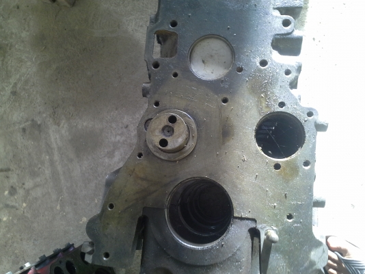 เสื้อสูบพร้อมฝา 4BD1 เสื้อสูบพร้อมฝา 4BD1