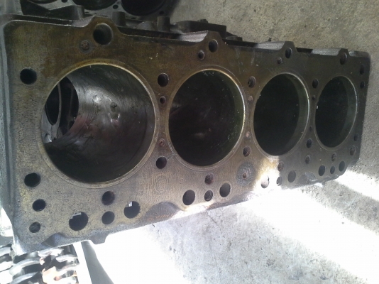 เสื้อสูบพร้อมฝา 4BD1 เสื้อสูบพร้อมฝา 4BD1