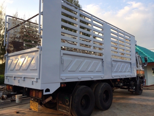 ขายกะบะไม่ดั้มสามมิตรลอนเฉียงสวยๆ พื้นปูแสตนเลส ยาว 6.20เมตร