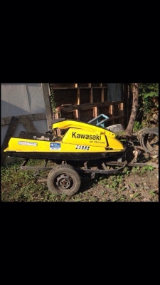 เทรลเลอร์สำหรับเจ็ทยืนเพื่อนฝากขายสภาพพอใช้ราคาถูก