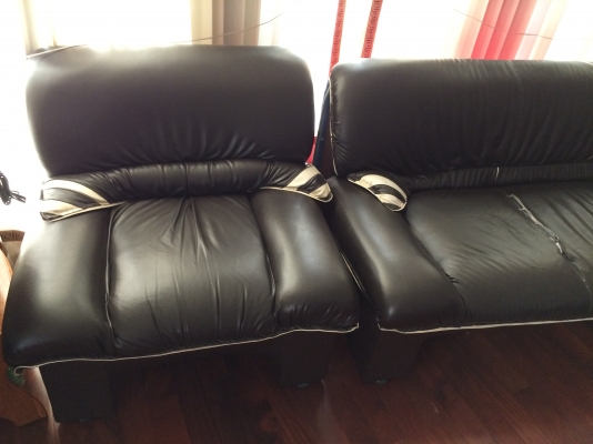 เฟอร์นิเจอร์หนัง โซฟาชุดรับแขก 3 ตัว คุณ พงษ์ รับไปดูแลต่อแล้วครับ เฟอร์นิเจอร์หนัง โซฟาชุดรับแขก 3 ตัว คุณ พงษ์ รับไปดูแลต่อแล้วครับ